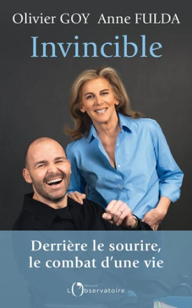 Image de l'objet &laquo; INVINCIBLE . DERRIERE LE SOURIRE, LE COMBAT D'UNE VIE &raquo;